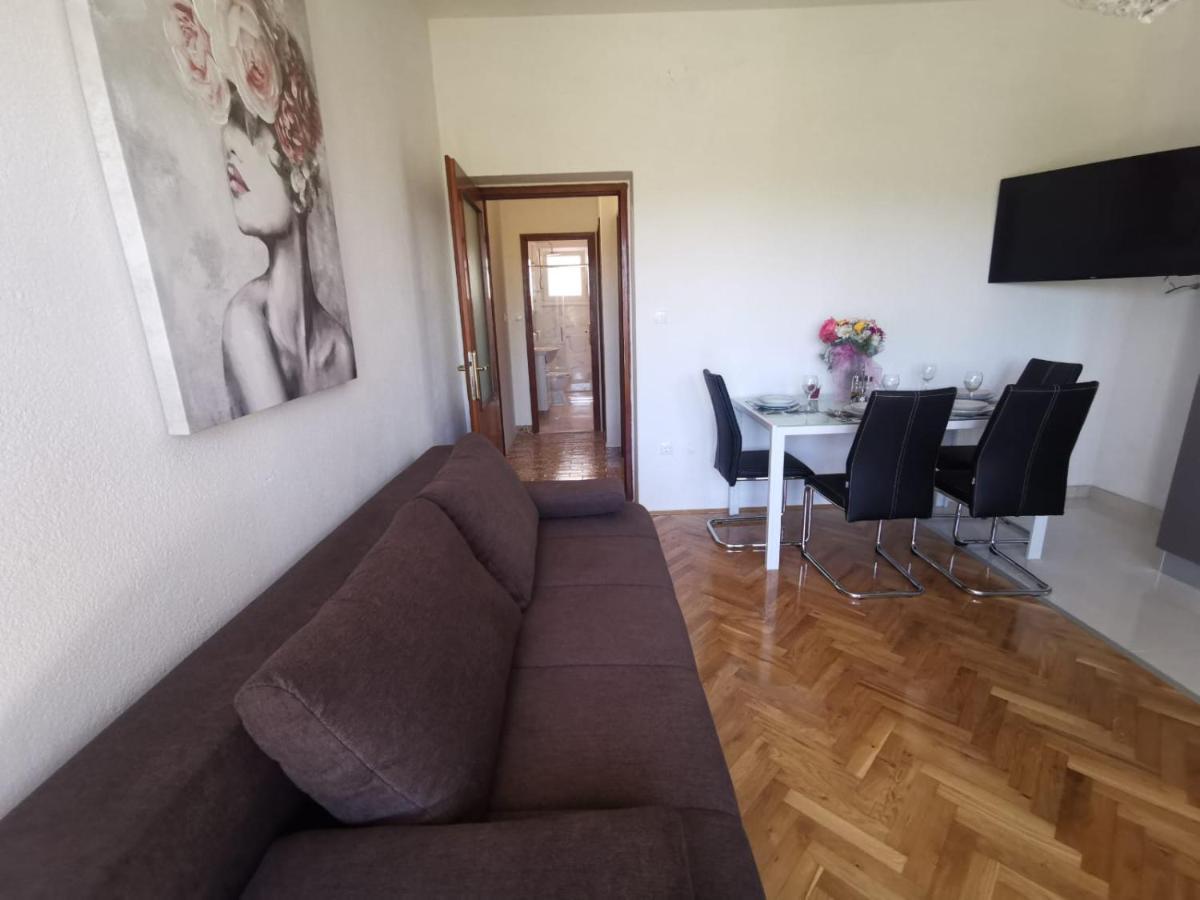 Apartments Mila Каштела Экстерьер фото