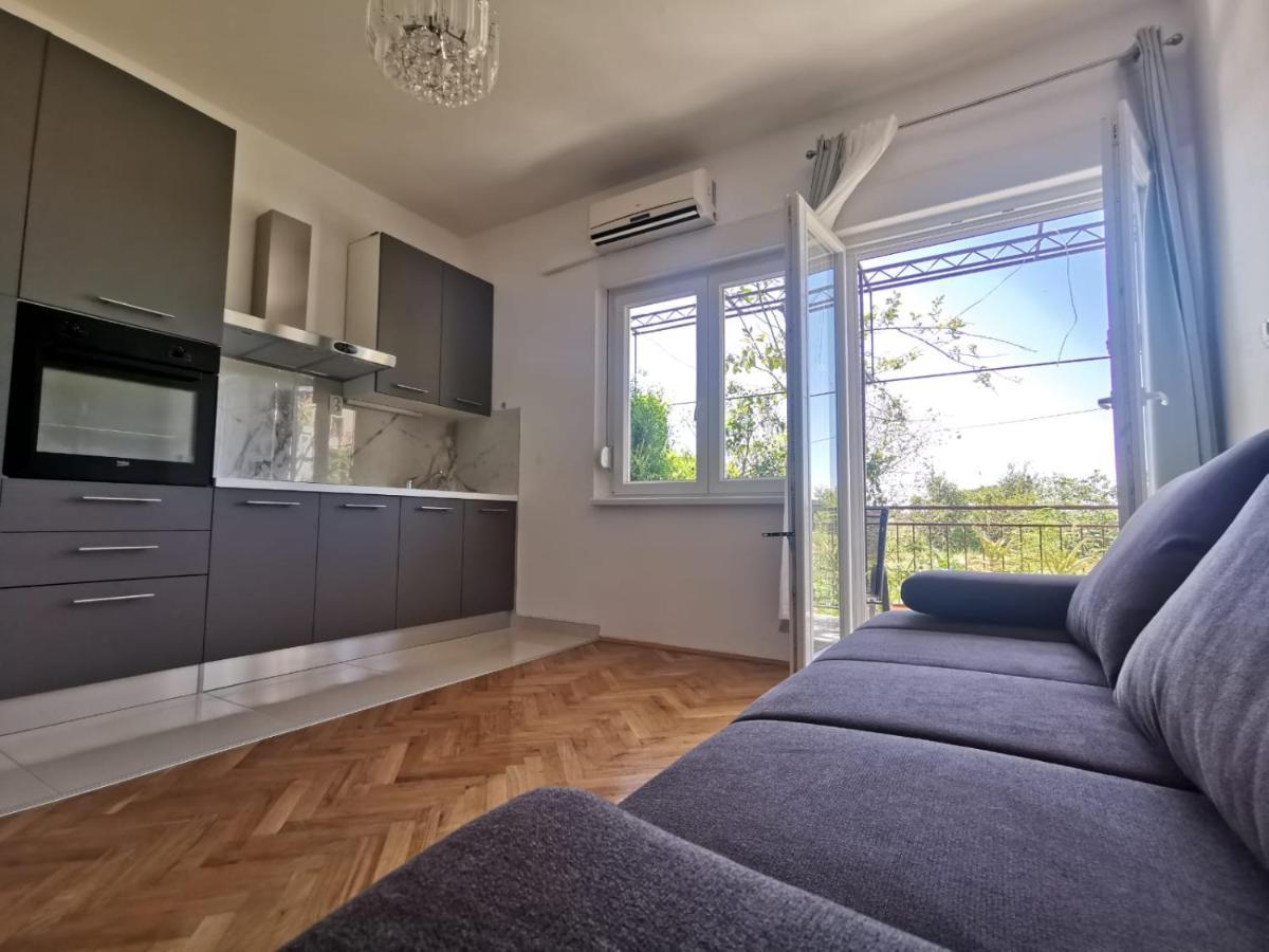 Apartments Mila Каштела Экстерьер фото