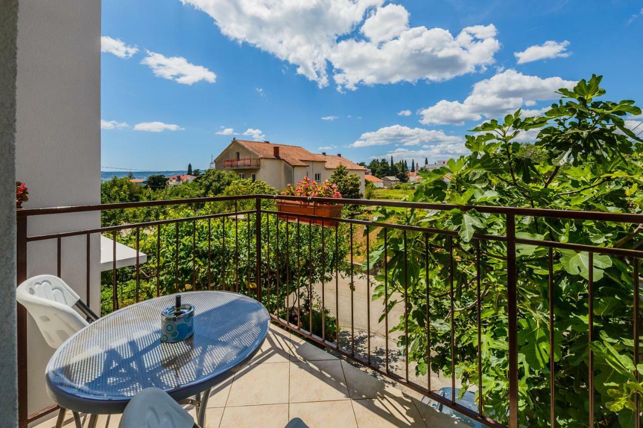 Apartments Mila Каштела Экстерьер фото