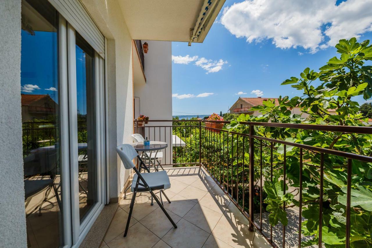 Apartments Mila Каштела Экстерьер фото