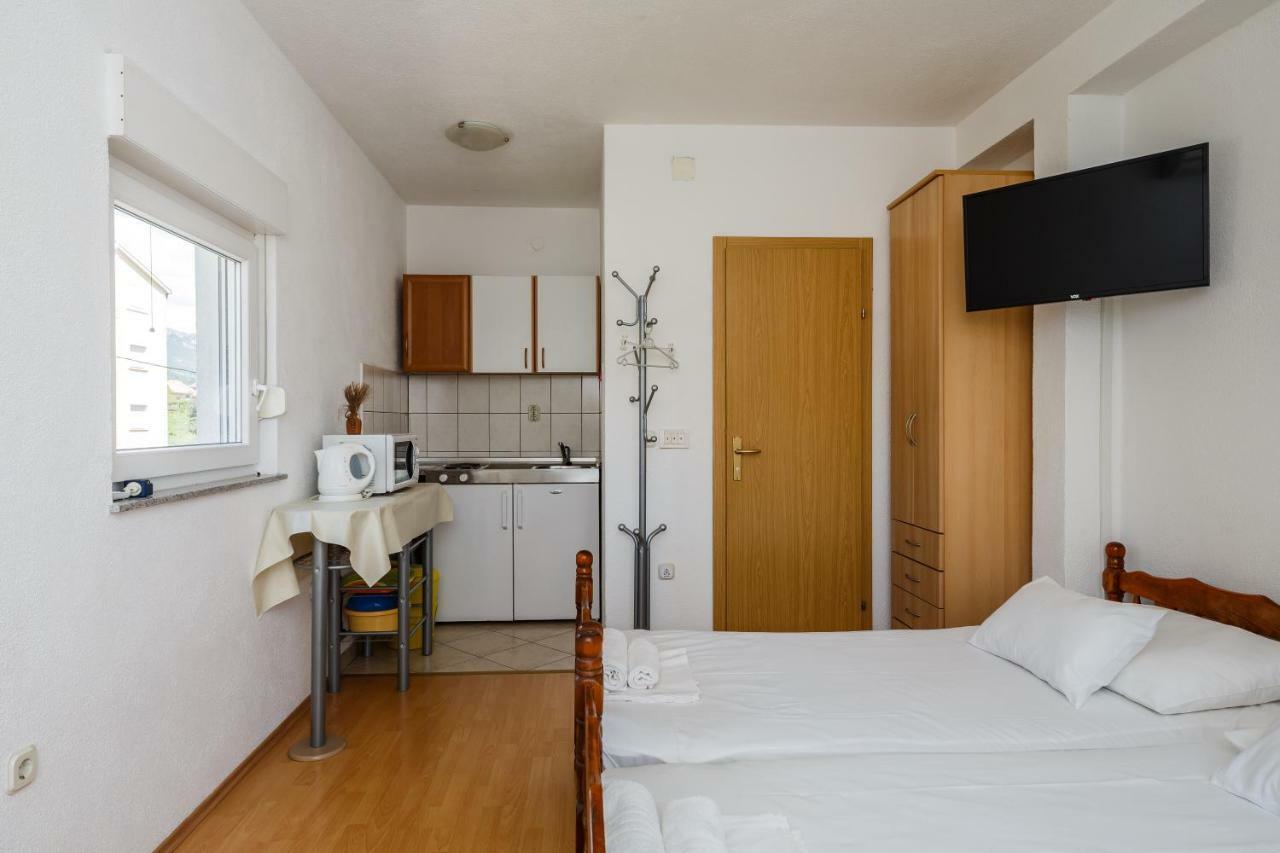 Apartments Mila Каштела Экстерьер фото