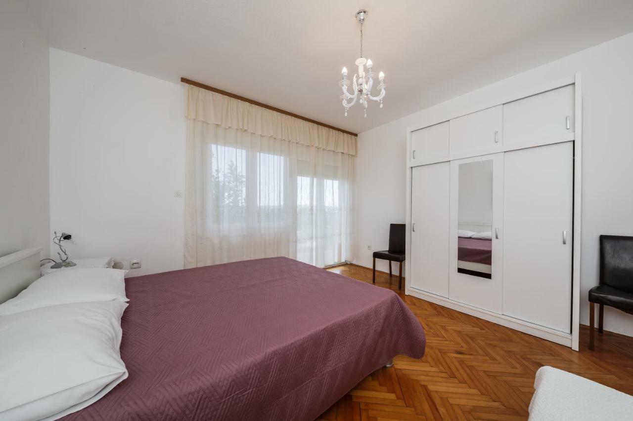 Apartments Mila Каштела Экстерьер фото