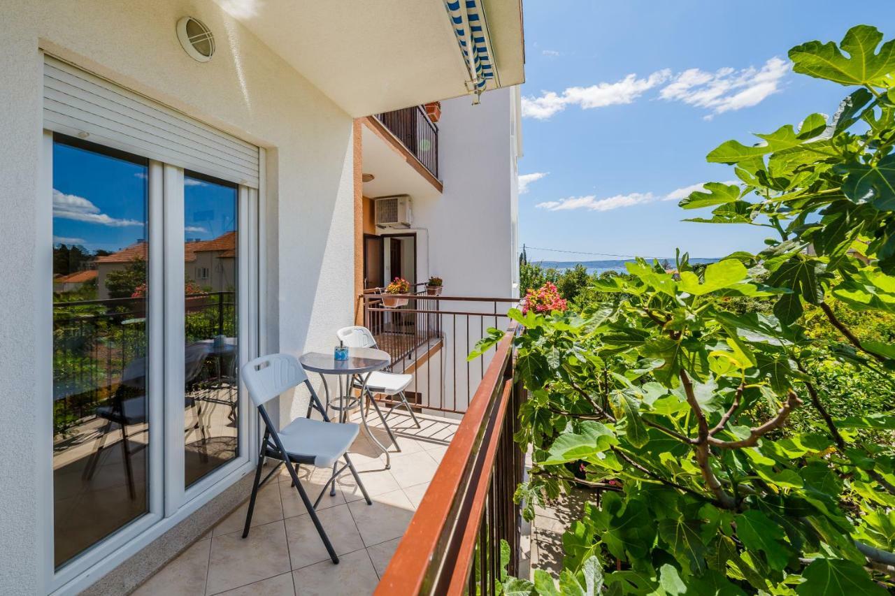 Apartments Mila Каштела Экстерьер фото