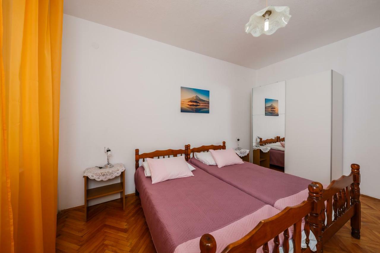 Apartments Mila Каштела Экстерьер фото