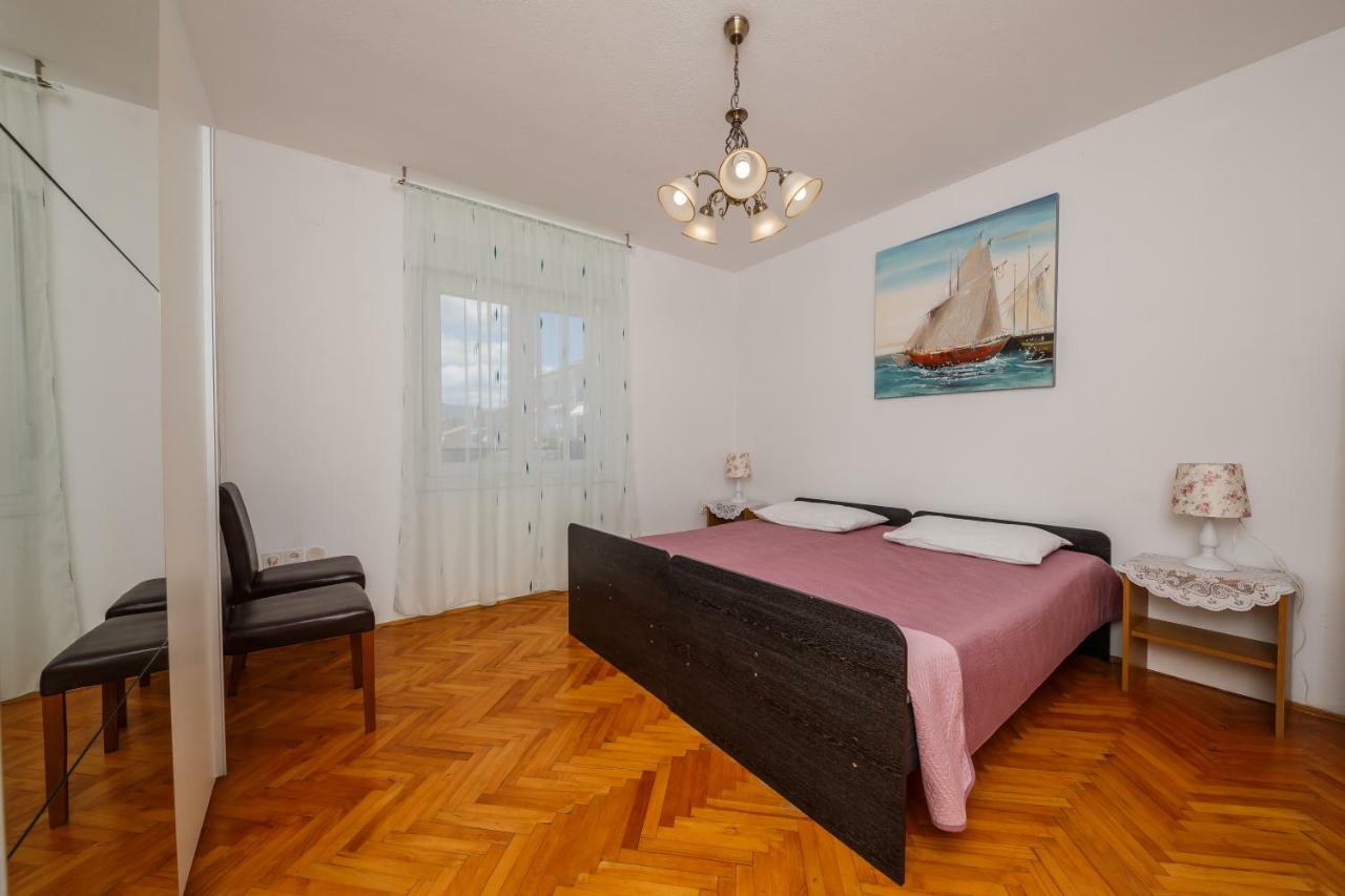 Apartments Mila Каштела Экстерьер фото