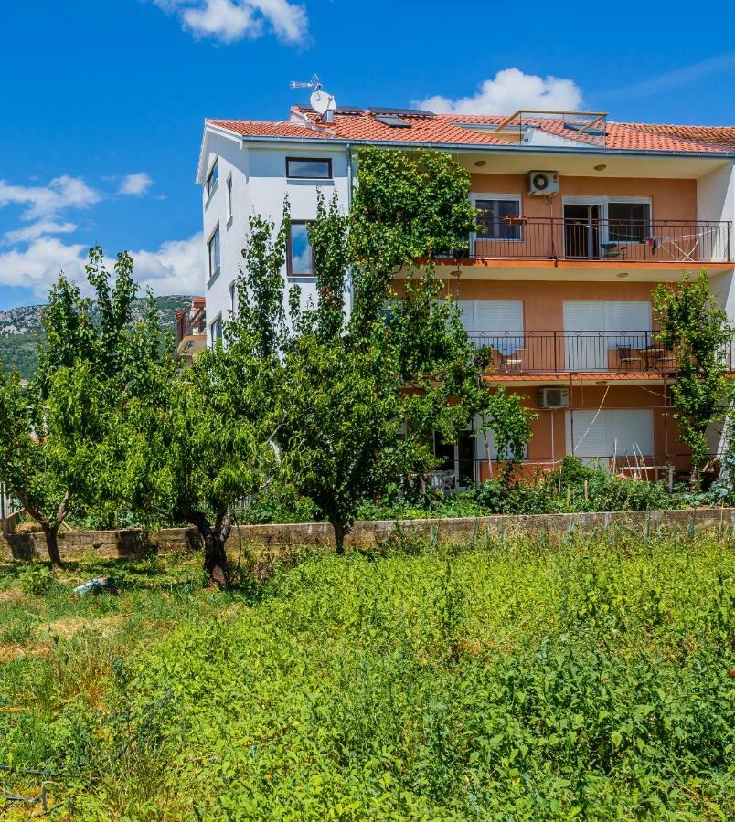 Apartments Mila Каштела Экстерьер фото